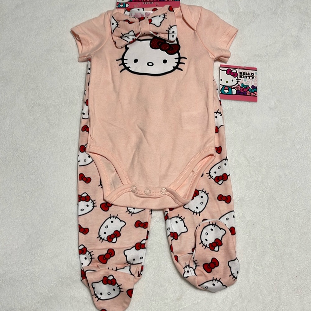 Brand New Hello Kitty Baby Girl Outfit Set Size 6-9 Months